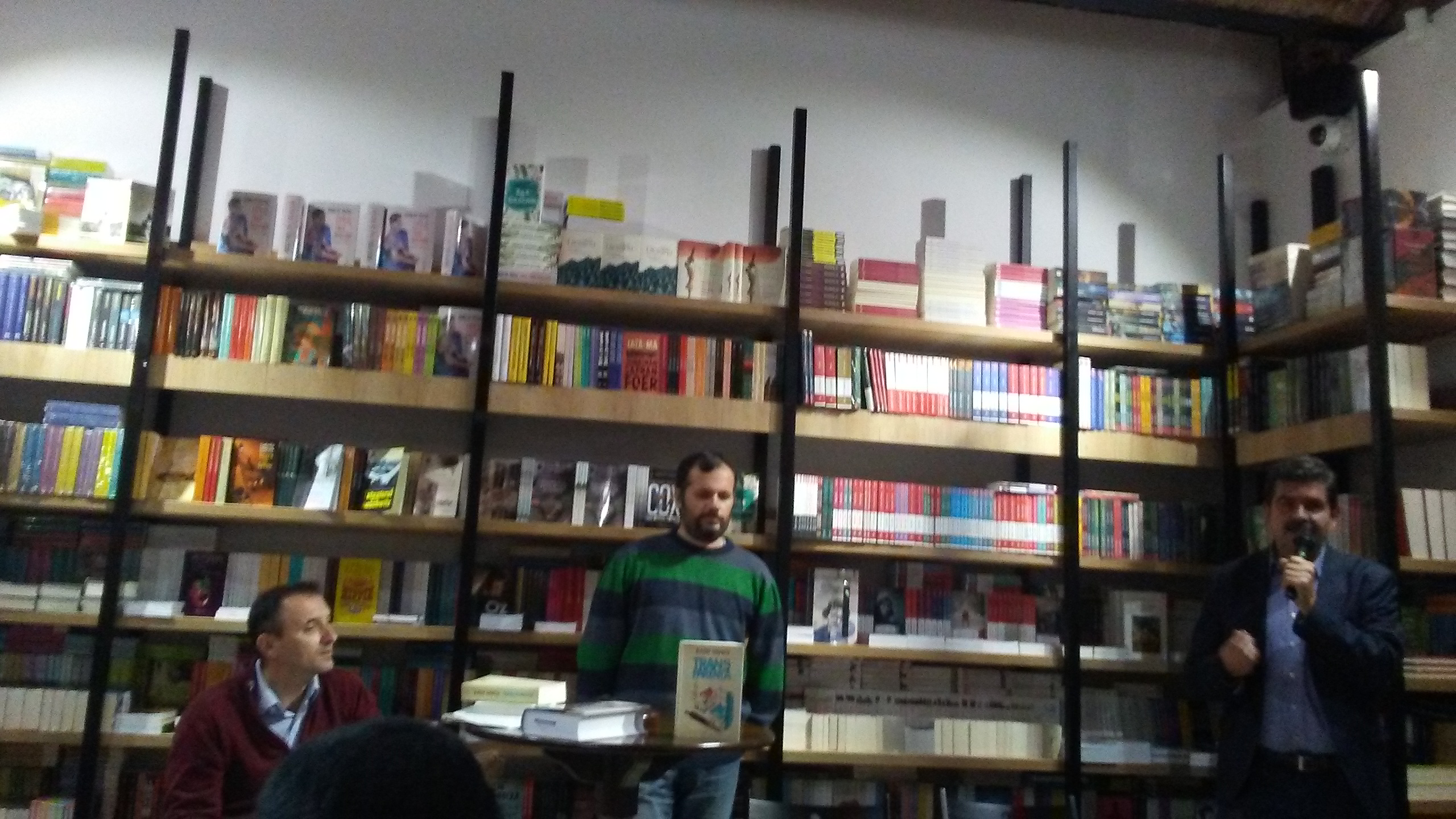 Radu Vancu debutează, ca romancier, cu Transparența. Lansare, la noua librărie Humanitas din Timișoara. Prezintă Radu Paraschivescu și Robert Șerban. Îl așteptăm pe Radu Vanc